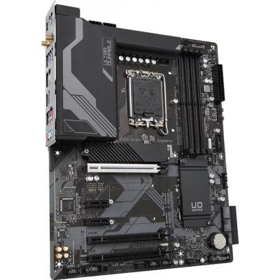   GIGABYTE Z790 UD AX -  4