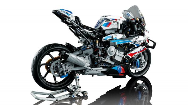 LEGO  Technic BMW M 1000 RR 42130 -  3