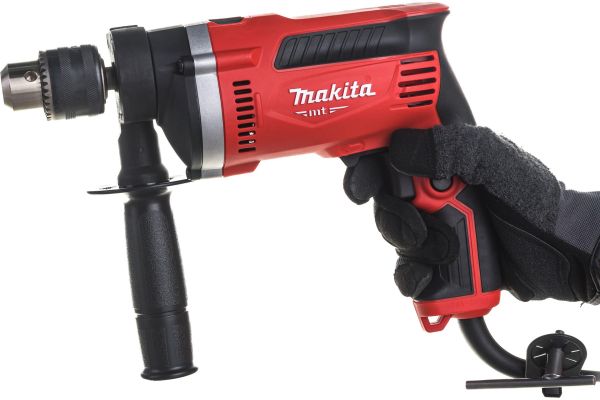 Makita   M8100, 710 , 13, 0-3200 /, 2.1  M8100 -  3