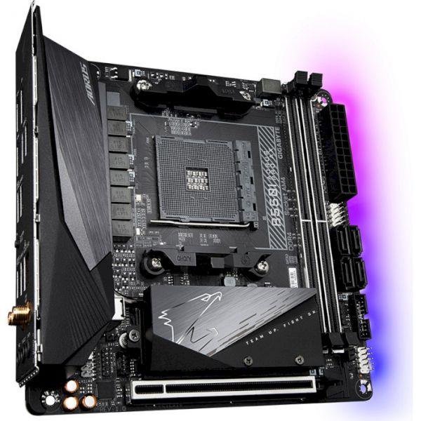   Gigabyte B550I AORUS Pro AX (s-AM4, B550) -  3