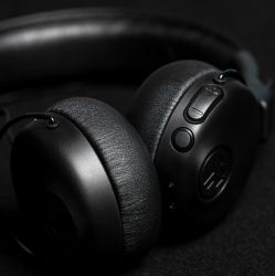 Bluetooth- JLab Studio ANC Wireless Black (IEUHBASTUDIOANCRBLK4) -  5